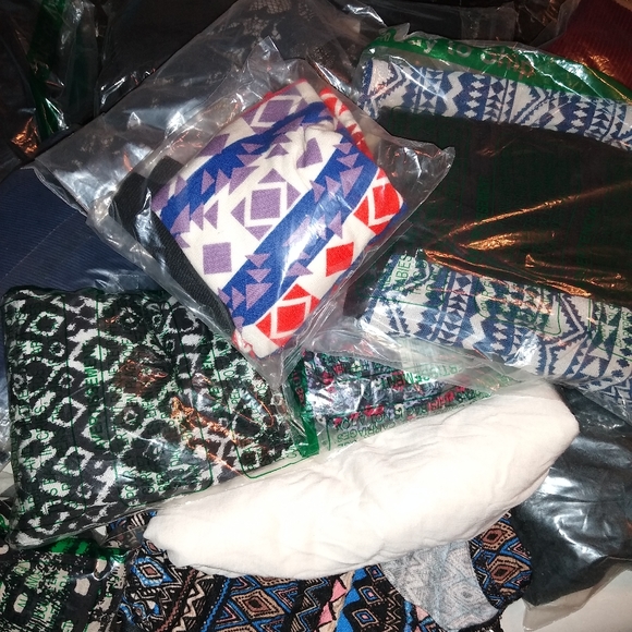 5 LBS💕 10+ Items💕 Size XS-XL💕 Mystery Box - Picture 12 of 14